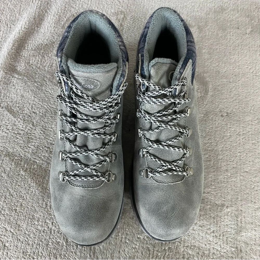 Skechers lightly worn